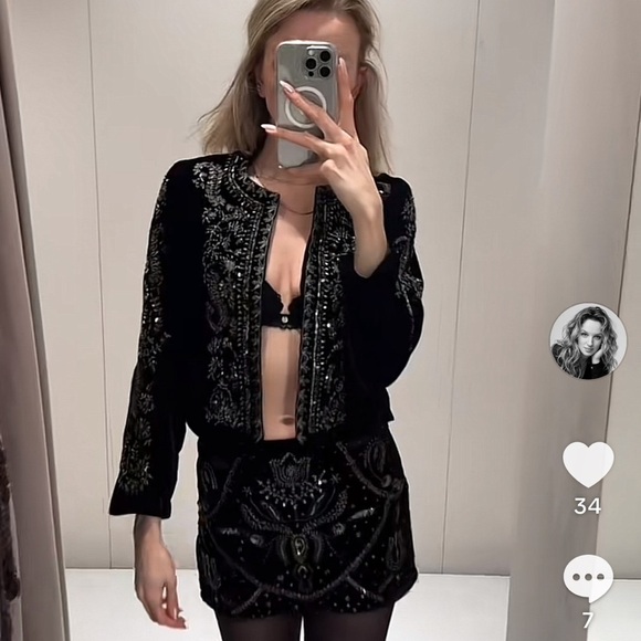 NWT ZARA SEQUIN SKIRT SIZE S and M
🚨 FINAL PRICE NO OFFER ACCEPT - Picture 3 of 16